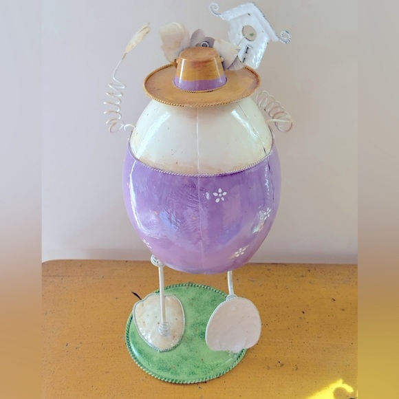 Bouncing metal Easter egg bunny. Inner coil makes him wobble & shake - Picture 2 of 5